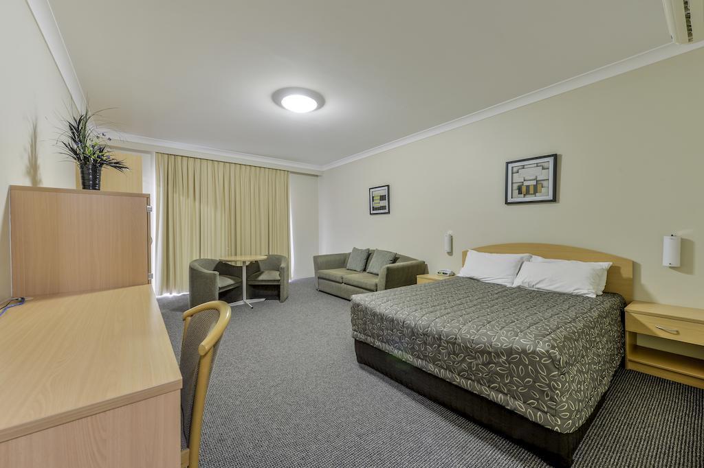 Golden Guitar Motor Inn Tamworth Room photo