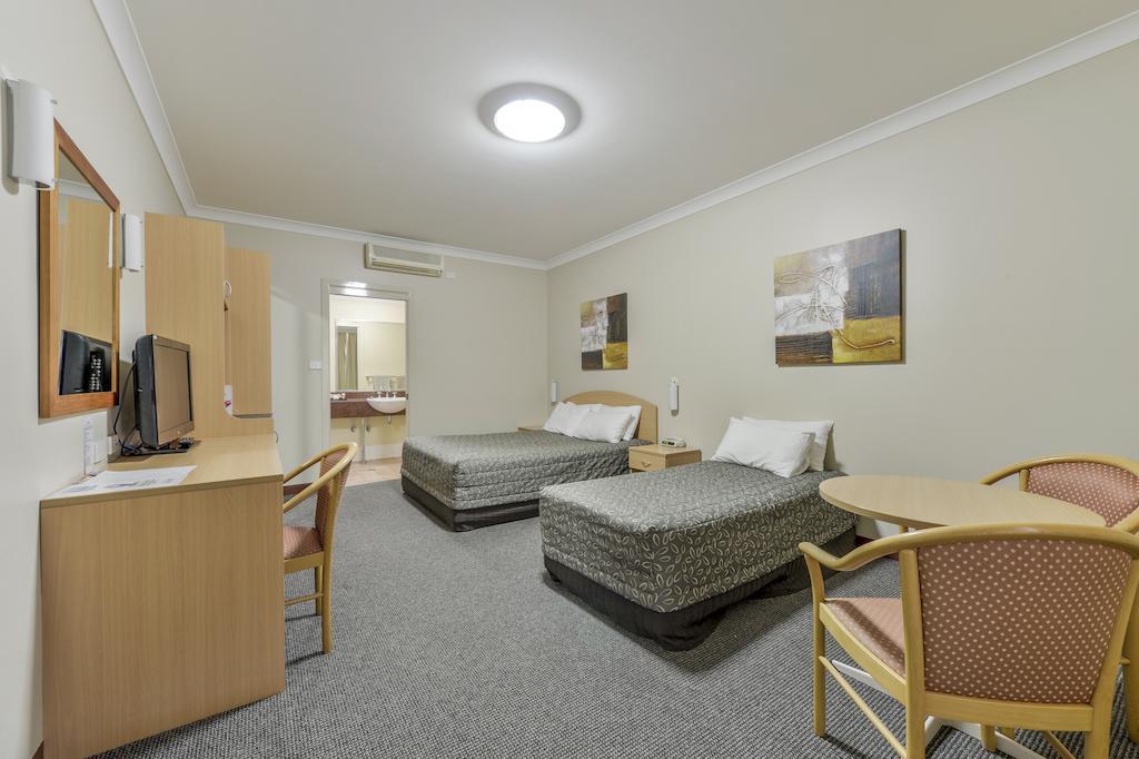 Golden Guitar Motor Inn Tamworth Exterior photo