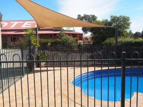Golden Guitar Motor Inn Tamworth Exterior photo