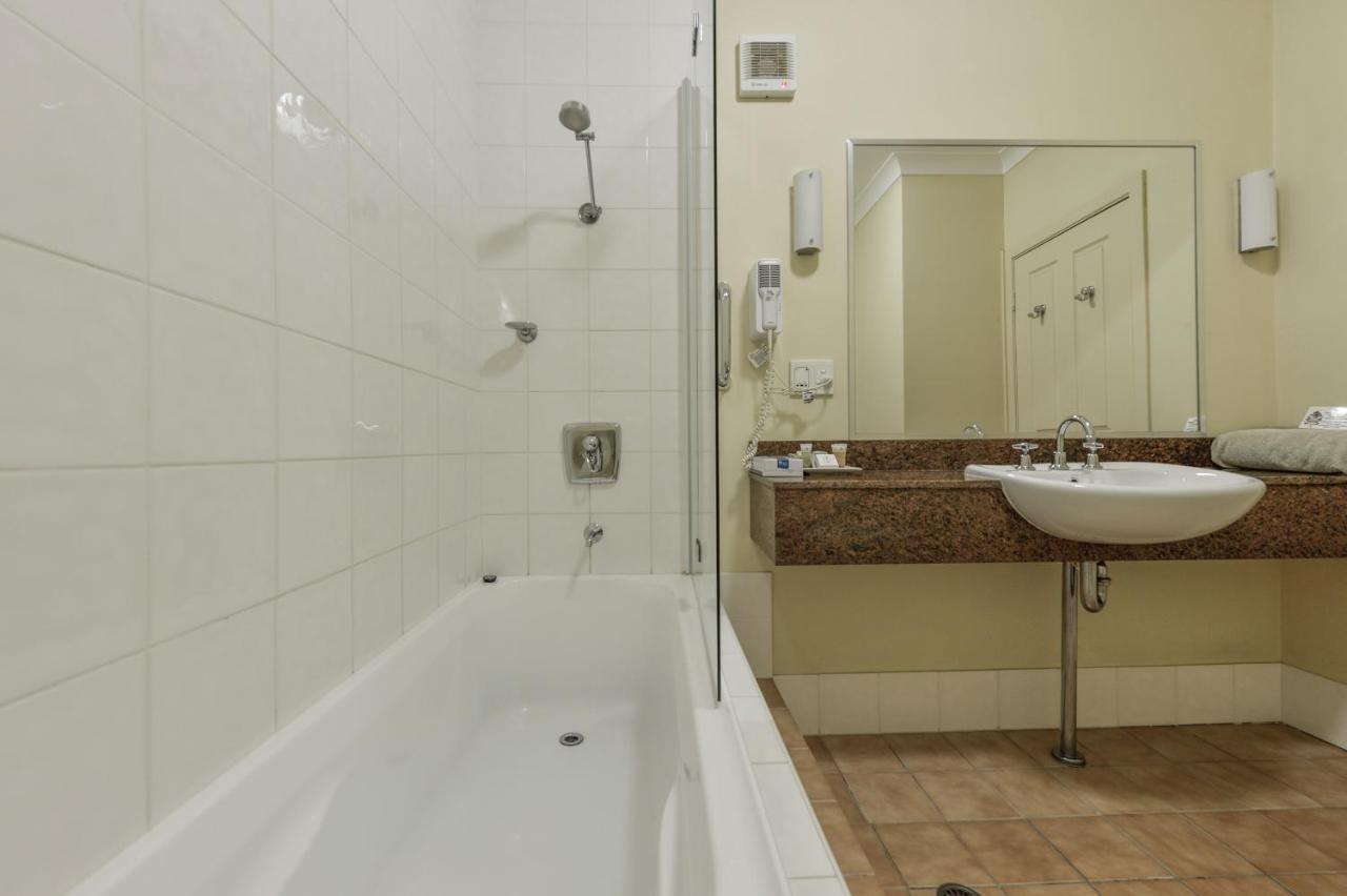 Golden Guitar Motor Inn Tamworth Room photo
